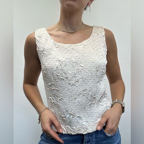 Tops - Vintage 90's Cream Satin Crinkle 3D Rose Floral Pattern Tank Camisole Size M
